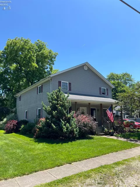 37 Pleasant St, Wakeman, OH 44889