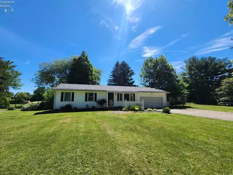 2315 Claus Rd, Vermilion, OH 44089