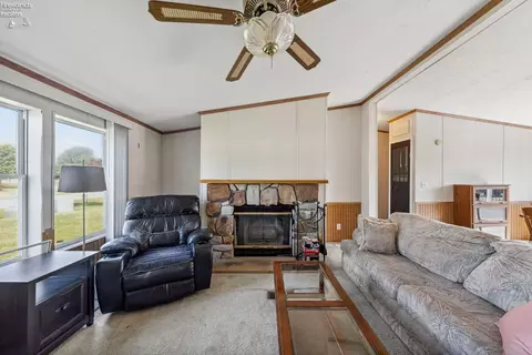 335 Spring Crest Dr, Marblehead, OH 43440 photo 8