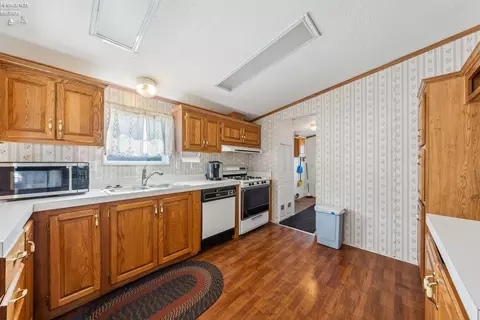 335 Spring Crest Dr, Marblehead, OH 43440 photo 11