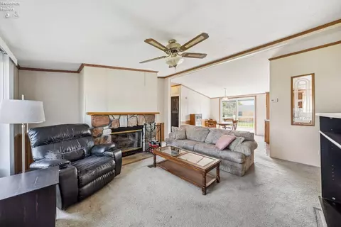 335 Spring Crest Dr, Marblehead, OH 43440 photo 5