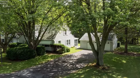 3879 N Stonehenge Rd, Port Clinton, OH 43452