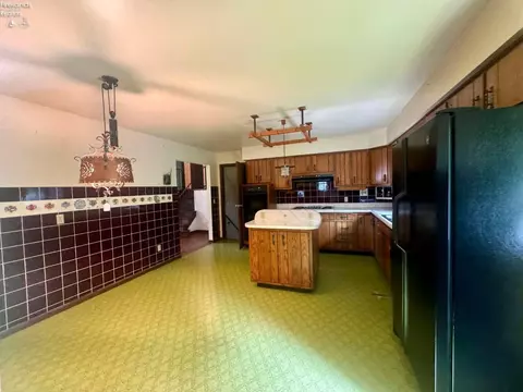 3816 James Ave, Huron, OH 44839 photo 9