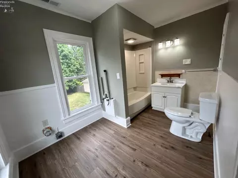 Bath - 24 Marshall St, Norwalk, OH 44857 photo 2 of 2