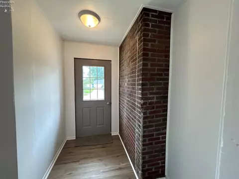 Entry Way - 24 Marshall St, Norwalk, OH 44857 photo 1 of 3