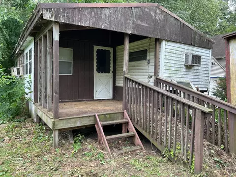 6645 N Ottawa Ave, Oak Harbor, OH 43449