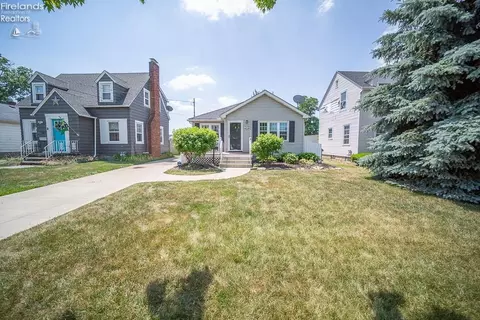 939 W 29th St, Lorain, OH 44052