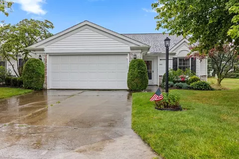 202 Lisa Ann Dr, Huron, OH 44839