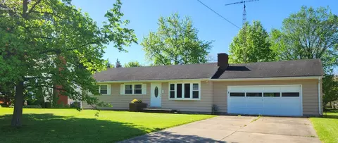 145 E Ottawa St, Oak Harbor, OH 43449