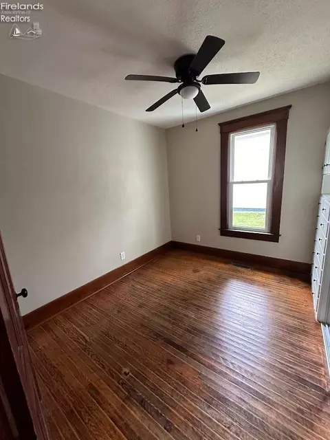 123 W Pearl St, Willard, OH 44890 photo 16