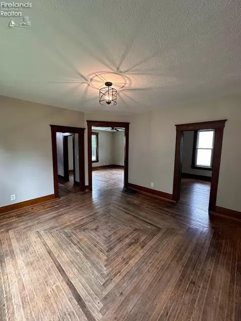 123 W Pearl St, Willard, OH 44890 photo 19