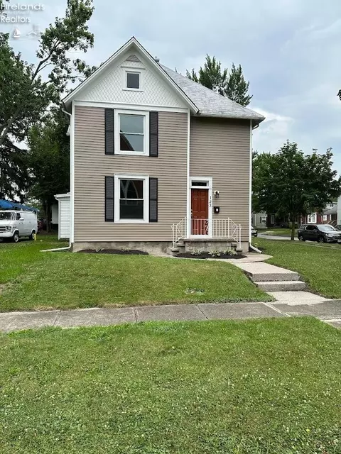 123 W Pearl St, Willard, OH 44890 photo 7
