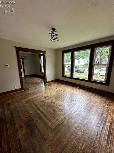 123 W Pearl St, Willard, OH 44890 photo 14