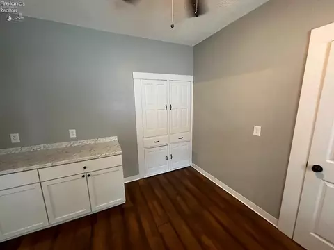 123 W Pearl St, Willard, OH 44890 photo 28