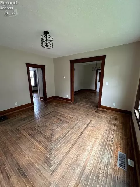 123 W Pearl St, Willard, OH 44890 photo 15