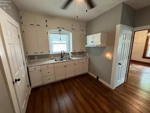 123 W Pearl St, Willard, OH 44890 photo 29