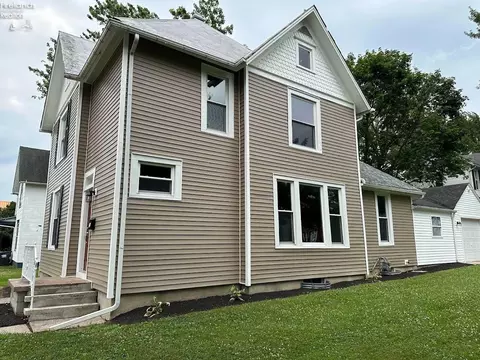 123 W Pearl St, Willard, OH 44890 photo 3