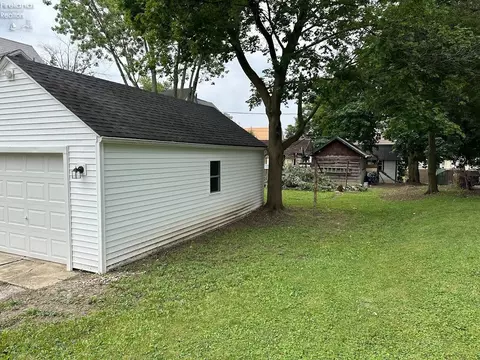 123 W Pearl St, Willard, OH 44890 photo 4