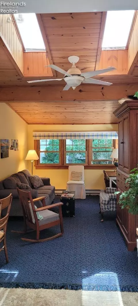 Living - 418 E Third St, Lakeside, OH 43440 photo 2 of 2