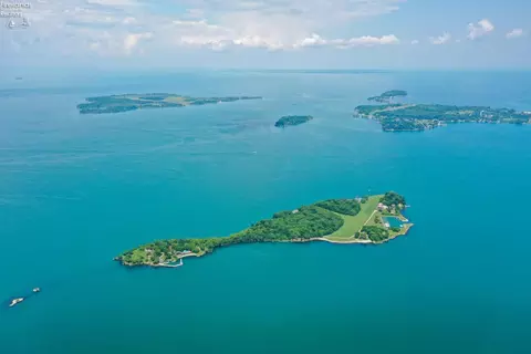 9 Rattlesnake, Rattlesnake Island, OH 43452