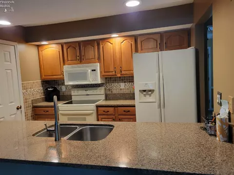 919 Ridgeview Dr, Huron, OH 44839 photo 6