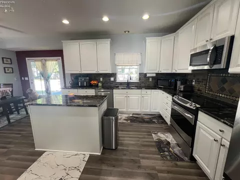 4315 Jenee Dr, Lorain, OH 44053 photo 4