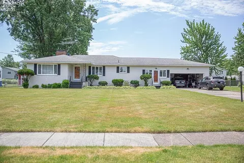 2729 W Skyline Dr, Lorain, OH 44053