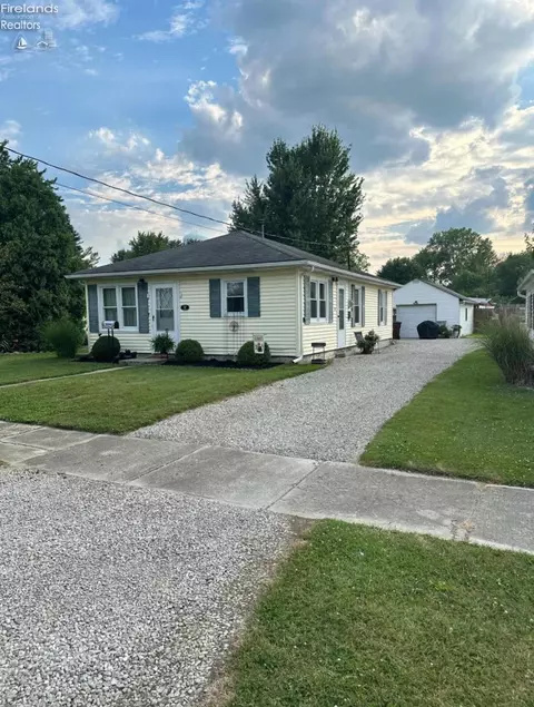 37 N Kniffin St, Greenwich, OH 44837