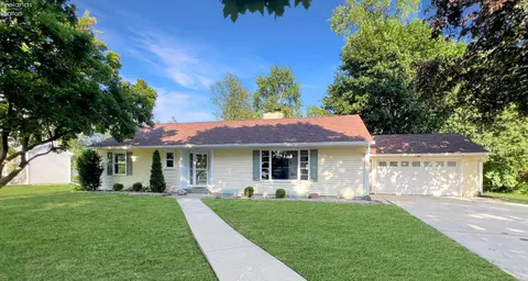 237 S Pennsylvania Ave, Fremont, OH 43420