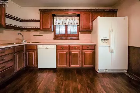 118 E Maple St, Clyde, OH 43410 photo 11