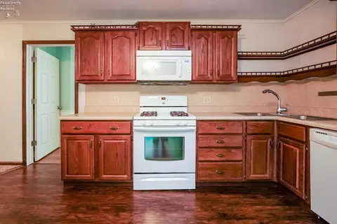 118 E Maple St, Clyde, OH 43410 photo 15