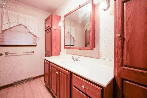 118 E Maple St, Clyde, OH 43410 photo 33