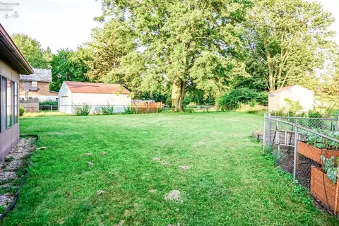118 E Maple St, Clyde, OH 43410 photo 9