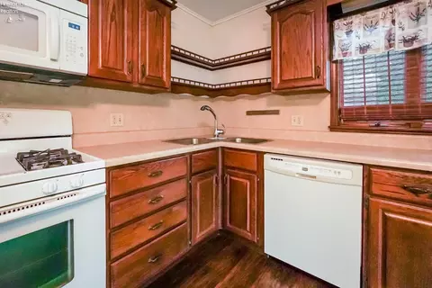 118 E Maple St, Clyde, OH 43410 photo 14