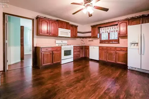 118 E Maple St, Clyde, OH 43410 photo 12