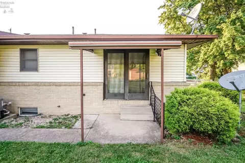 118 E Maple St, Clyde, OH 43410 photo 7