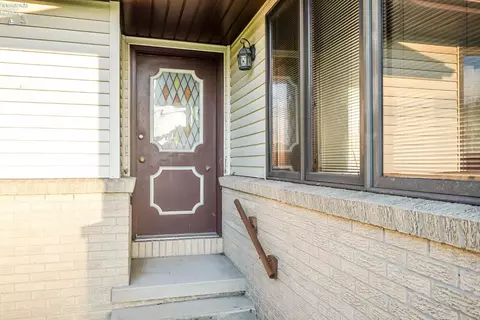 118 E Maple St, Clyde, OH 43410 photo 4