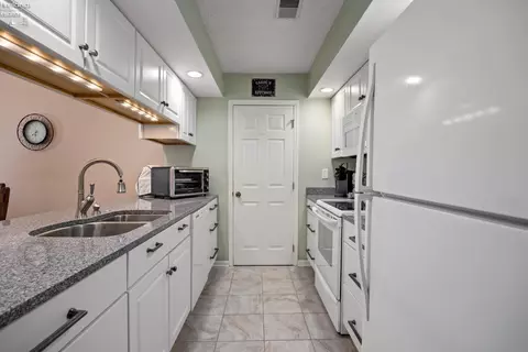 418 Leisure Dr, Huron, OH 44839 photo 5