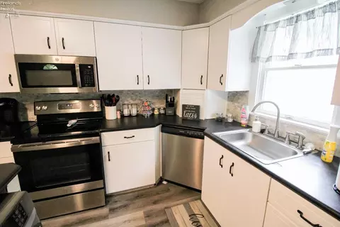 705 Taylor Ave, Huron, OH 44839 photo 13