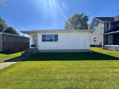 349 N Buckeye St, Bellevue, OH 44811