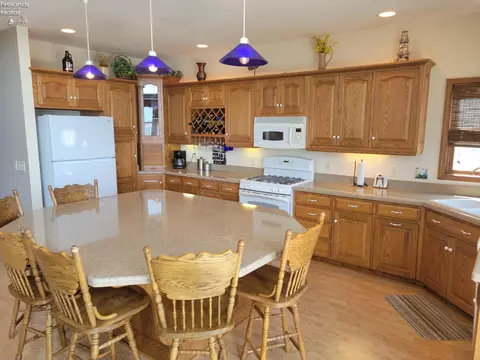 Kitchen - 5499 E Mistic Bay Blvd, Marblehead, OH 43440 photo 2 of 6