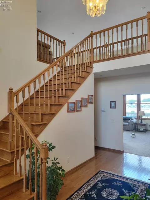 Entry Way - 5499 E Mistic Bay Blvd, Marblehead, OH 43440 photo 2 of 6