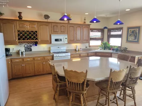 Kitchen - 5499 E Mistic Bay Blvd, Marblehead, OH 43440 photo 1 of 6