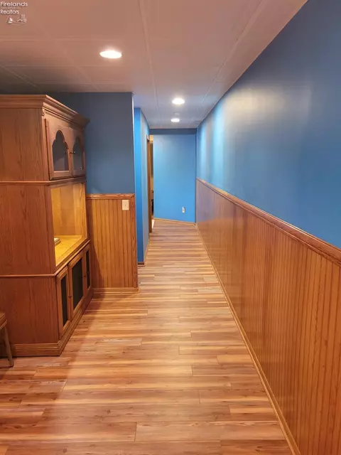 Entry Way - 5499 E Mistic Bay Blvd, Marblehead, OH 43440 photo 5 of 6