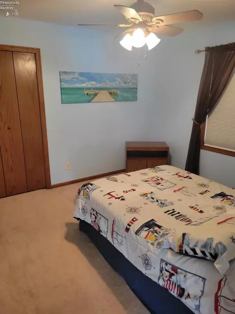 Bedroom - 5499 E Mistic Bay Blvd, Marblehead, OH 43440 photo 7 of 10