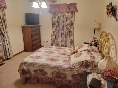 Bedroom - 5499 E Mistic Bay Blvd, Marblehead, OH 43440 photo 6 of 10