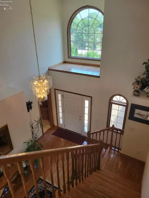 Entry Way - 5499 E Mistic Bay Blvd, Marblehead, OH 43440 photo 3 of 6