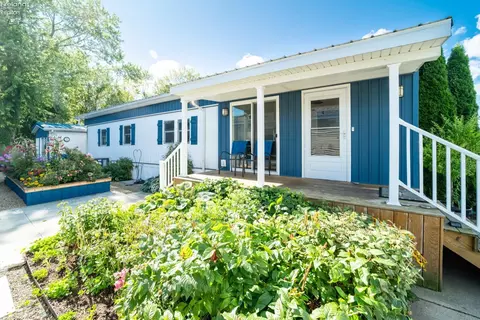59 Rathbun Dr, Marblehead, OH 43440