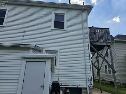 210 York St, Bellevue, OH 44811 photo 2
