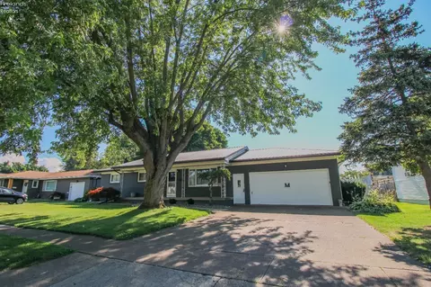 219 Brinker St, Bellevue, OH 44811 photo 3